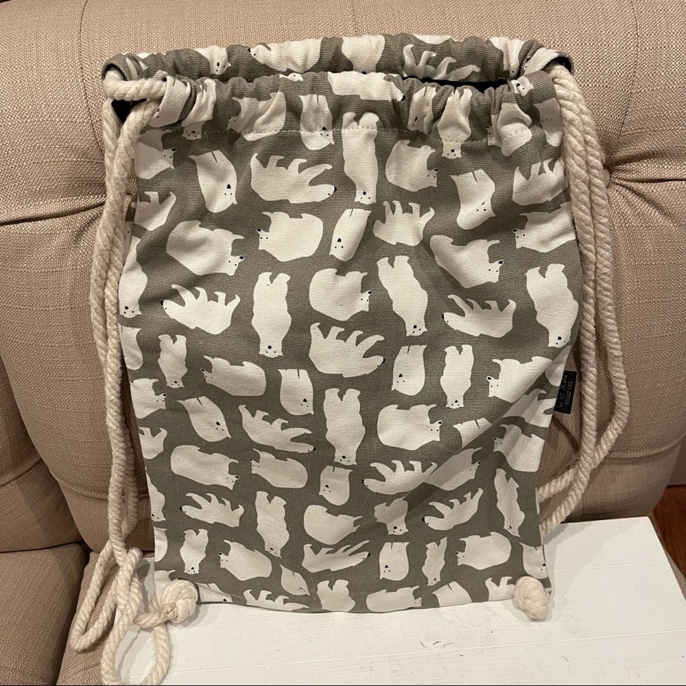 t-bags Polar Bear Print Drawstring Back Pack with Extra Zipper pocket - Picture 2 of 7